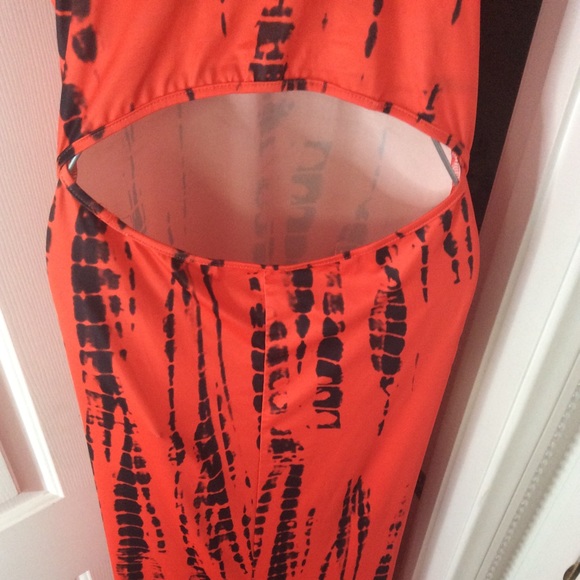 🎉Gorgeous Orange Black Color Open Back "L" Maxi🎉 - Picture 7 of 8